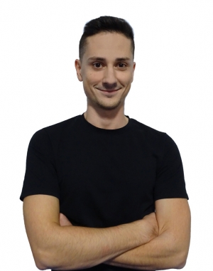 Karasi Bence gy&oacute;gytorn&aacute;sz